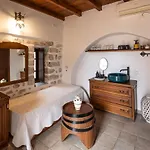 Aparthotel Arapakis Historic Castle 4*