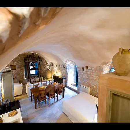 Arapakis Historic Castle 4*