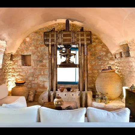 Arapakis Historic Castle Aparthotel