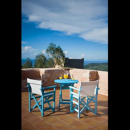 Aparthotel Arapakis Historic Castle 4*