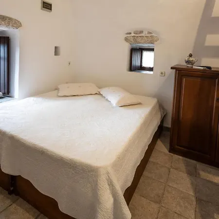 Arapakis Historic Castle Apart Otel