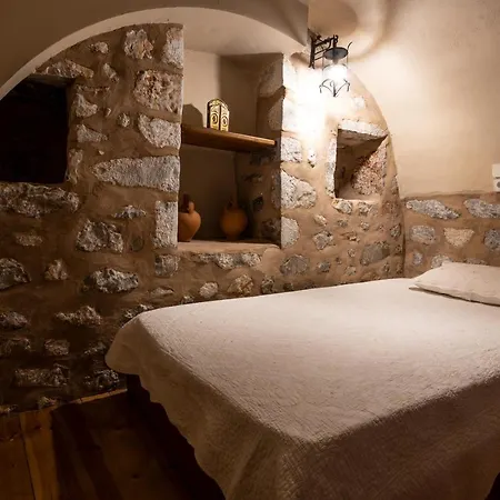Arapakis Historic Castle Aparthotel 4*