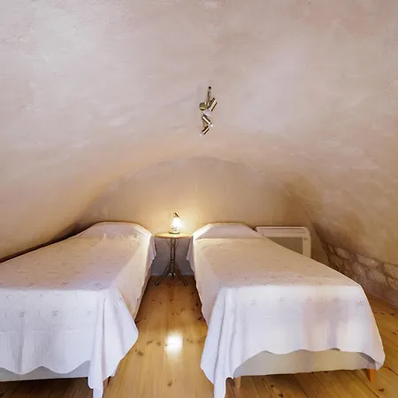 Lejlighedshotel Arapakis Historic Castle