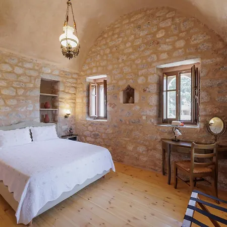 Hotel apartamentowy Arapakis Historic Castle 4*