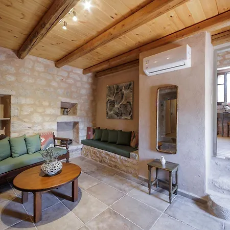 Arapakis Historic Castle Hotel apartamentowy Pírgos Dhiroú