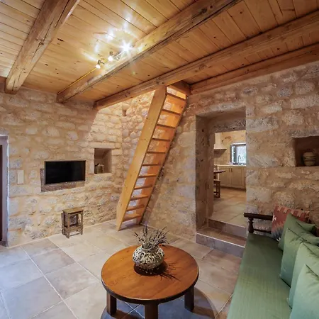 Aparthotel Arapakis Historic Castle Pírgos Dhiroú