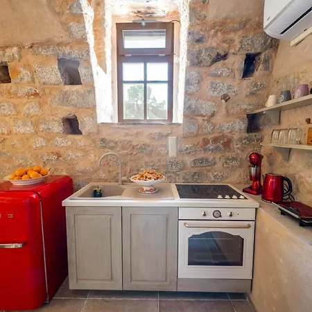 Hotel apartamentowy Arapakis Historic Castle Pírgos Dhiroú