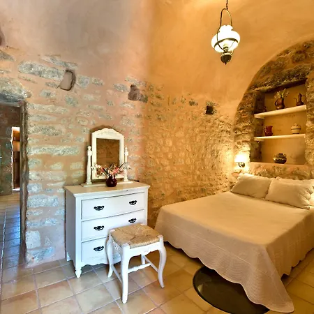 Hotel apartamentowy Arapakis Historic Castle Pírgos Dhiroú