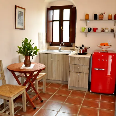 Arapakis Historic Castle Hotel apartamentowy Pírgos Dhiroú