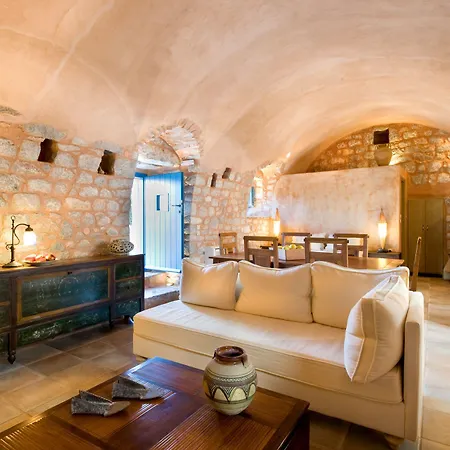 Arapakis Historic Castle 4*