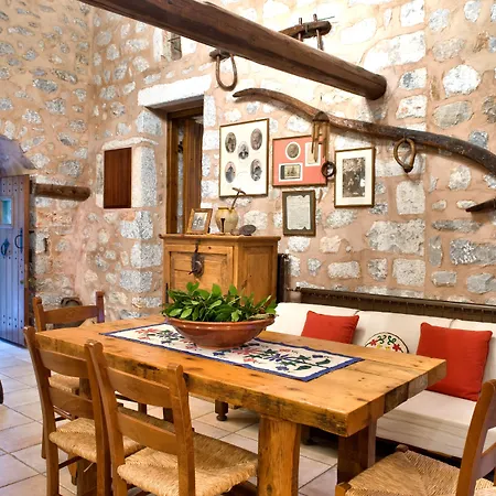 מלון דירות Arapakis Historic Castle Pírgos Dhiroú