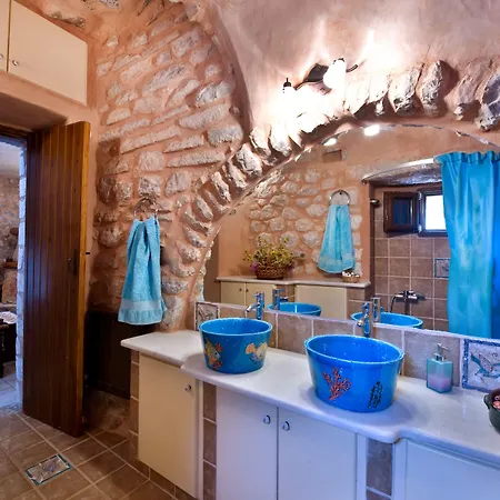 Arapakis Historic Castle 4*