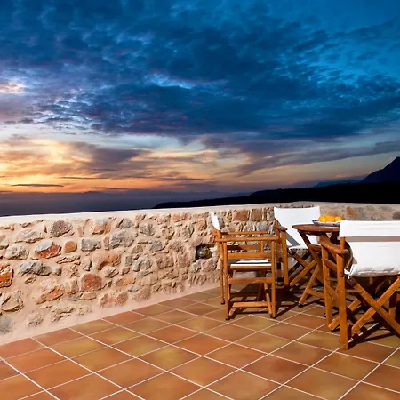 Hotel apartamentowy Arapakis Historic Castle 4*