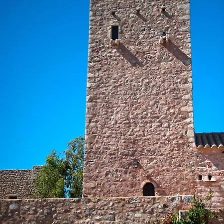 Arapakis Historic Castle Aparthotel Pírgos Dhiroú