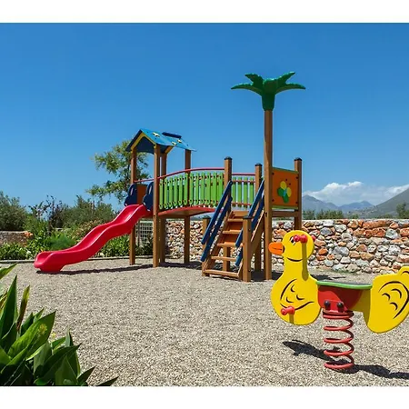 Aparthotel Arapakis Historic Castle 4*