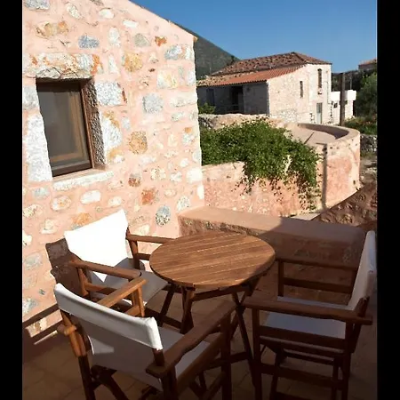 Arapakis Historic Castle Aparthotel