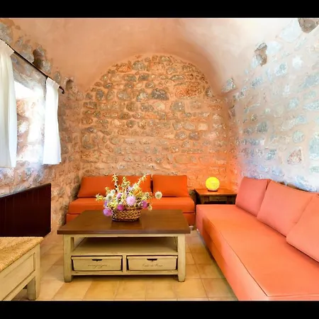 Arapakis Historic Castle Aparthotel