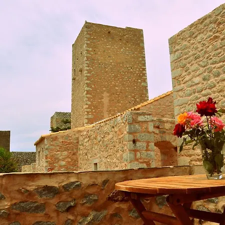 Arapakis Historic Castle Aparthotel Pyrgos Dirou