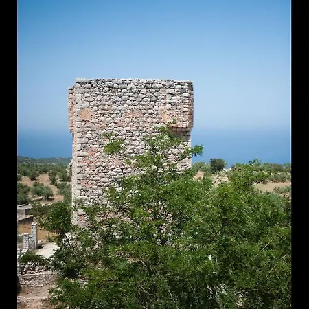 Arapakis Historic Castle Aparthotel Pyrgos Dirou