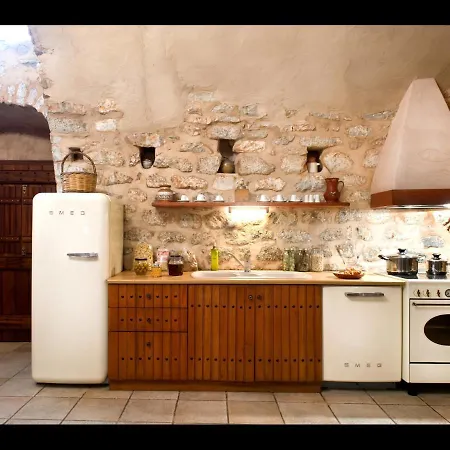Arapakis Historic Castle 4* Pyrgos Dirou