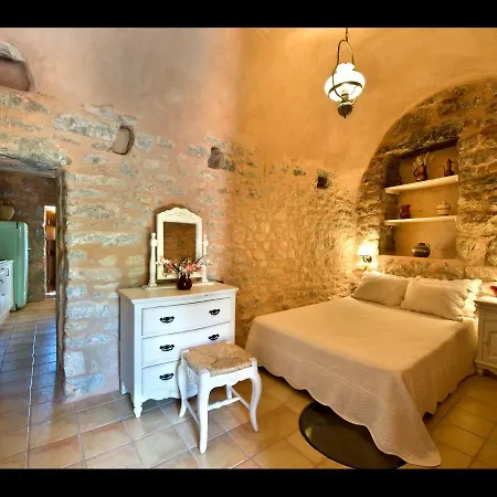 Arapakis Historic Castle 4*