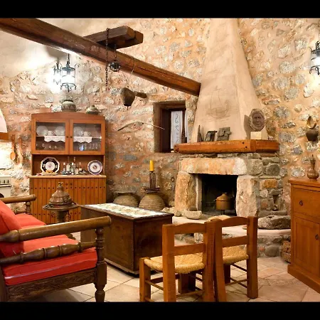 Aparthotel Arapakis Historic Castle