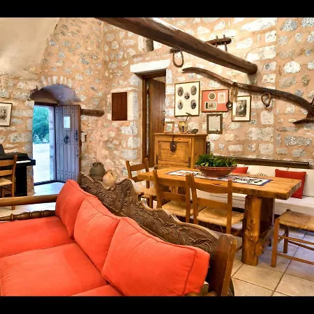 Hotel apartamentowy Arapakis Historic Castle 4*