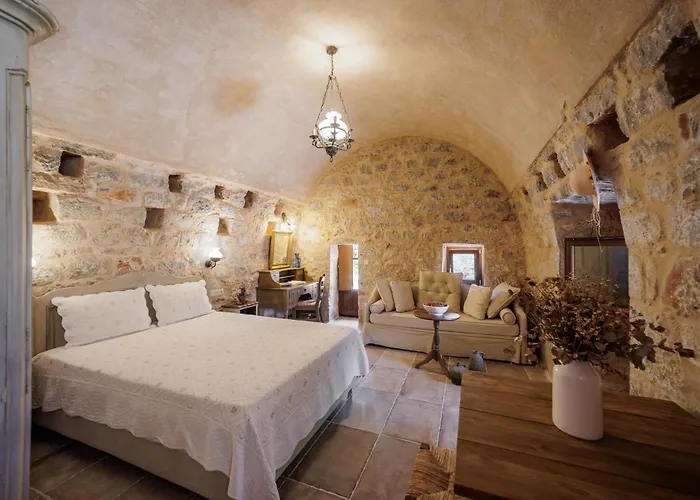 Aparthotel Arapakis Historic Castle 4*
