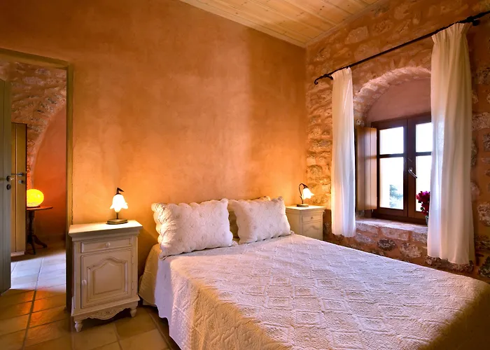 Arapakis Historic Castle 4* Pírgos Dhiroú