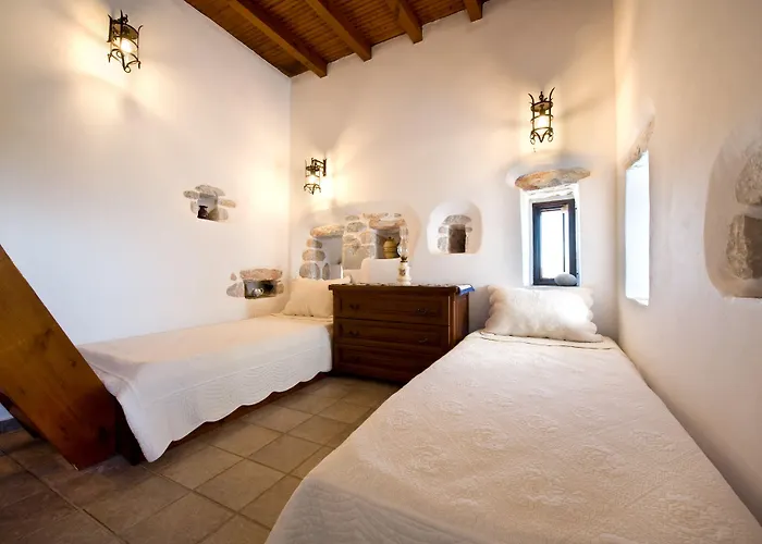 Arapakis Historic Castle 4* Pírgos Dhiroú