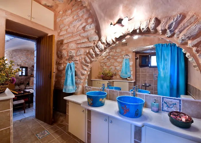 Arapakis Historic Castle 4*