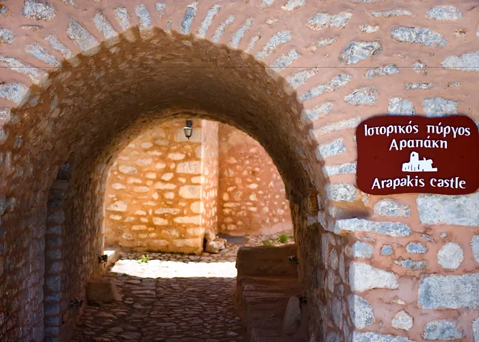 Appart hôtel Arapakis Historic Castle 4*