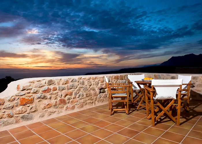 Appart hôtel Arapakis Historic Castle 4*