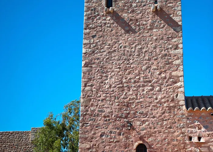Arapakis Historic Castle Aparthotel Pírgos Dhiroú