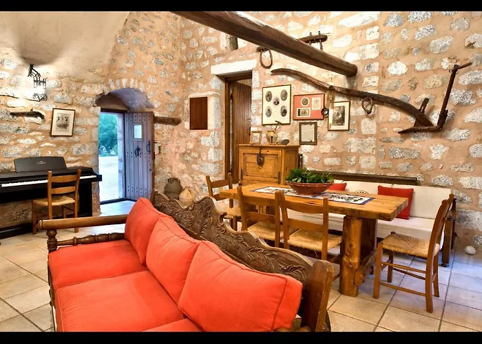 Aparthotel Arapakis Historic Castle 4*