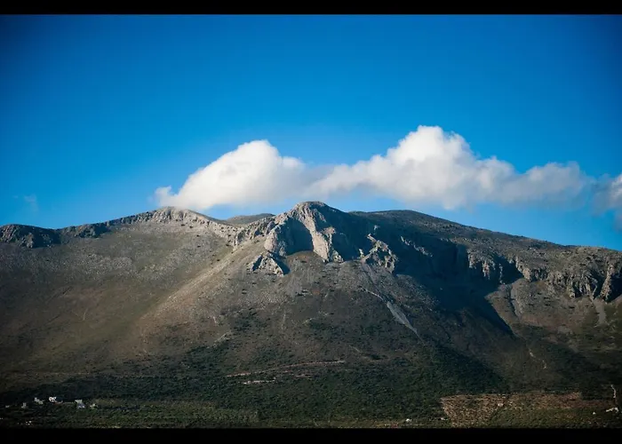 Appart hôtel Arapakis Historic Castle 4*