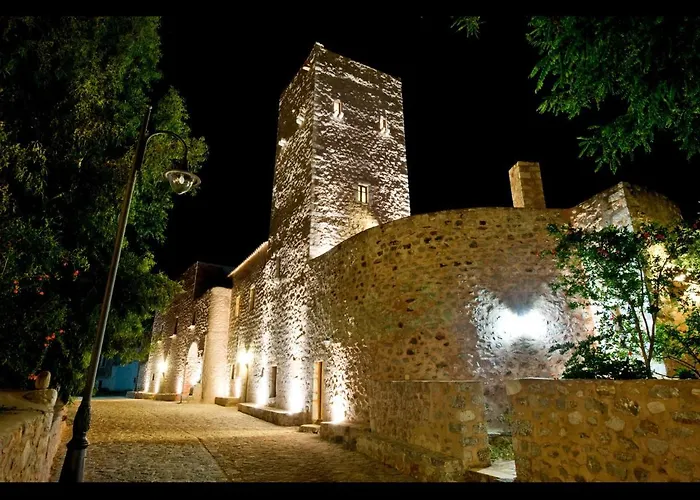 Arapakis Historic Castle Pírgos Dhiroú